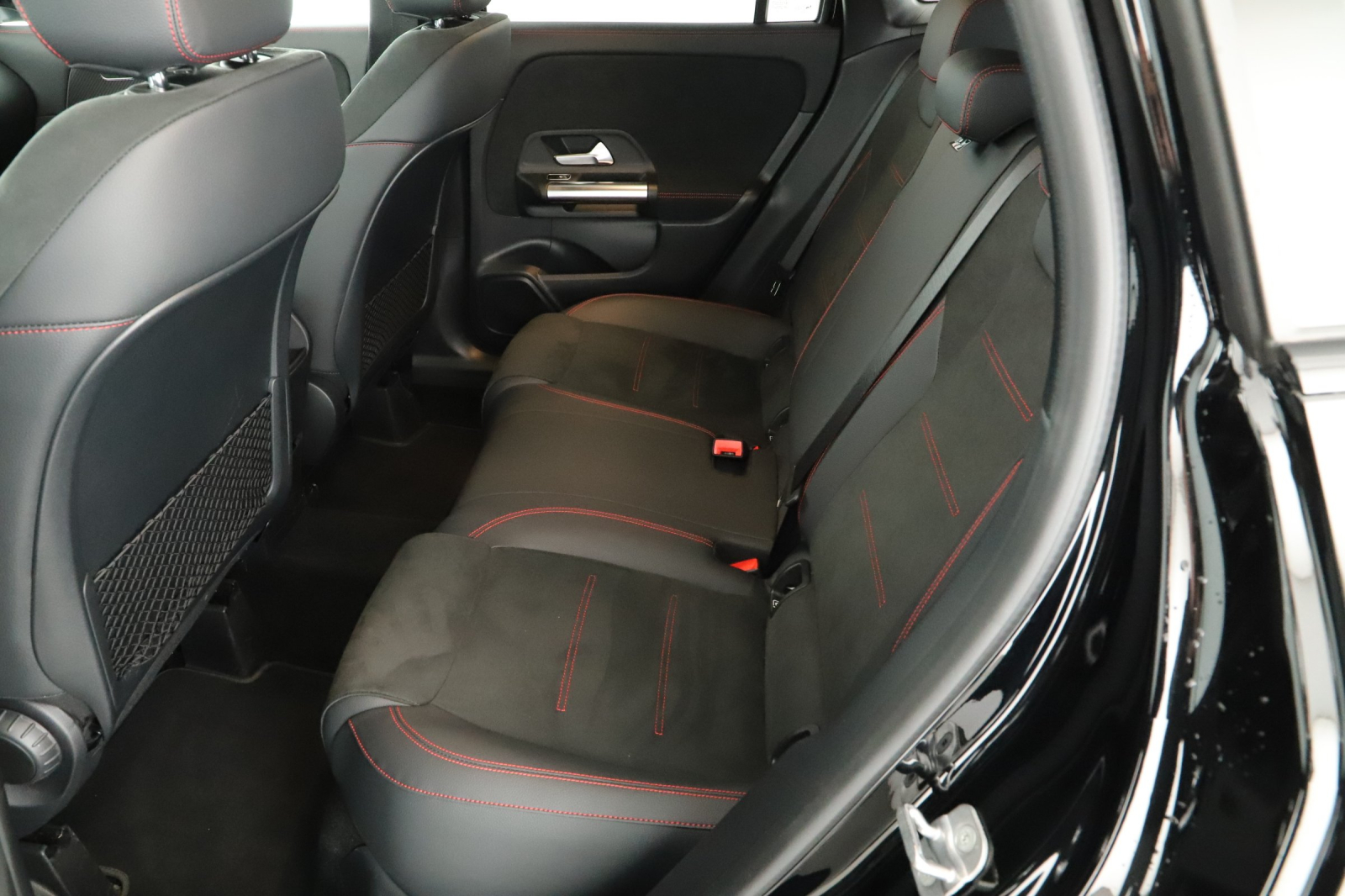 Mercedes-Benz GLA - 2024