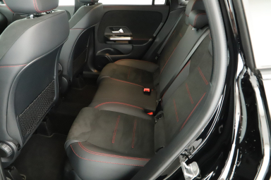 Mercedes-Benz GLA - 2024