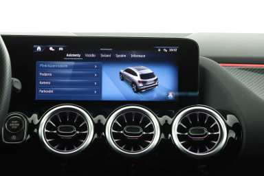 Mercedes-Benz GLA - 2024
