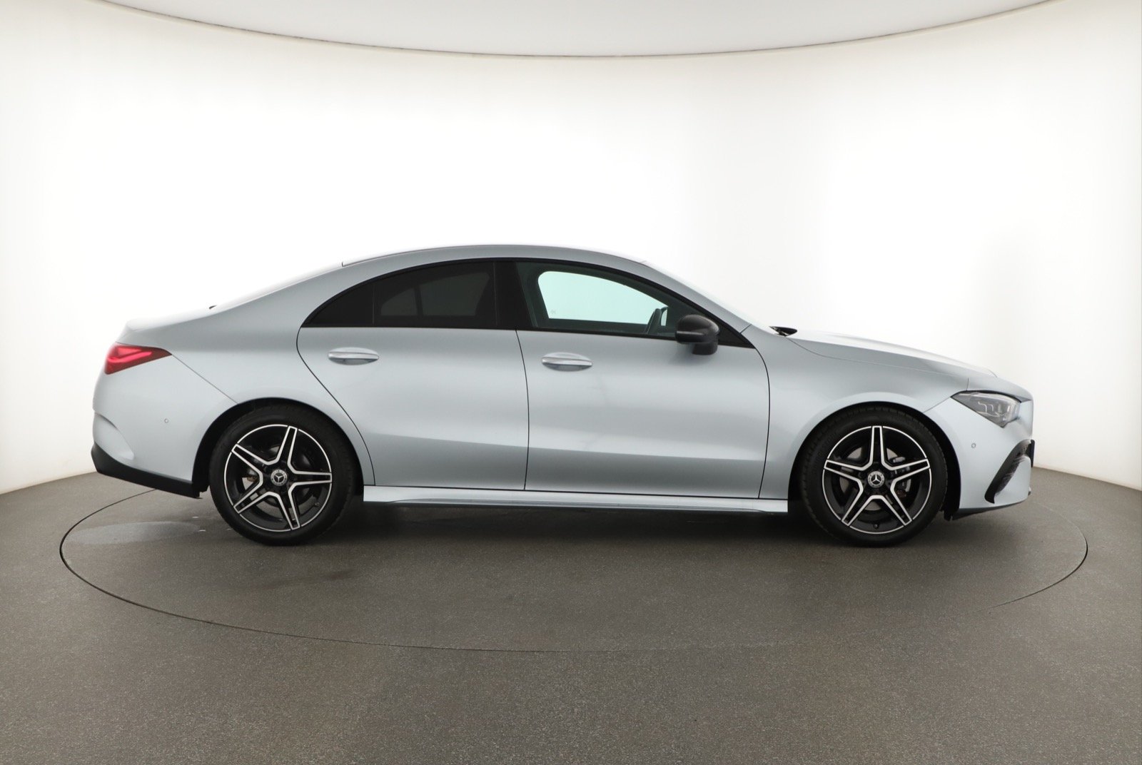 Mercedes-Benz CLA - 2024