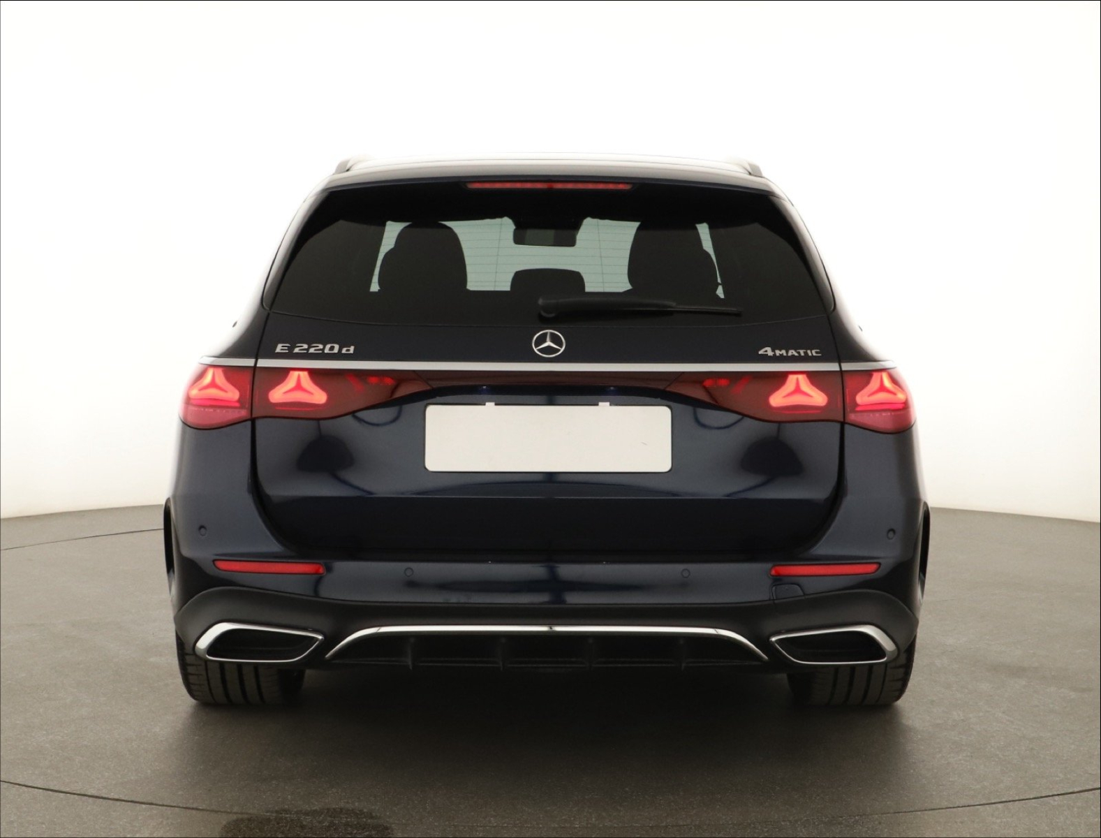 Mercedes-Benz E - 2024