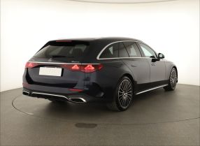 Mercedes-Benz E - 2024
