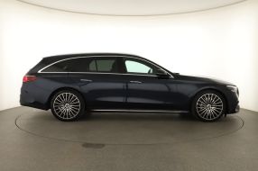 Mercedes-Benz E - 2024