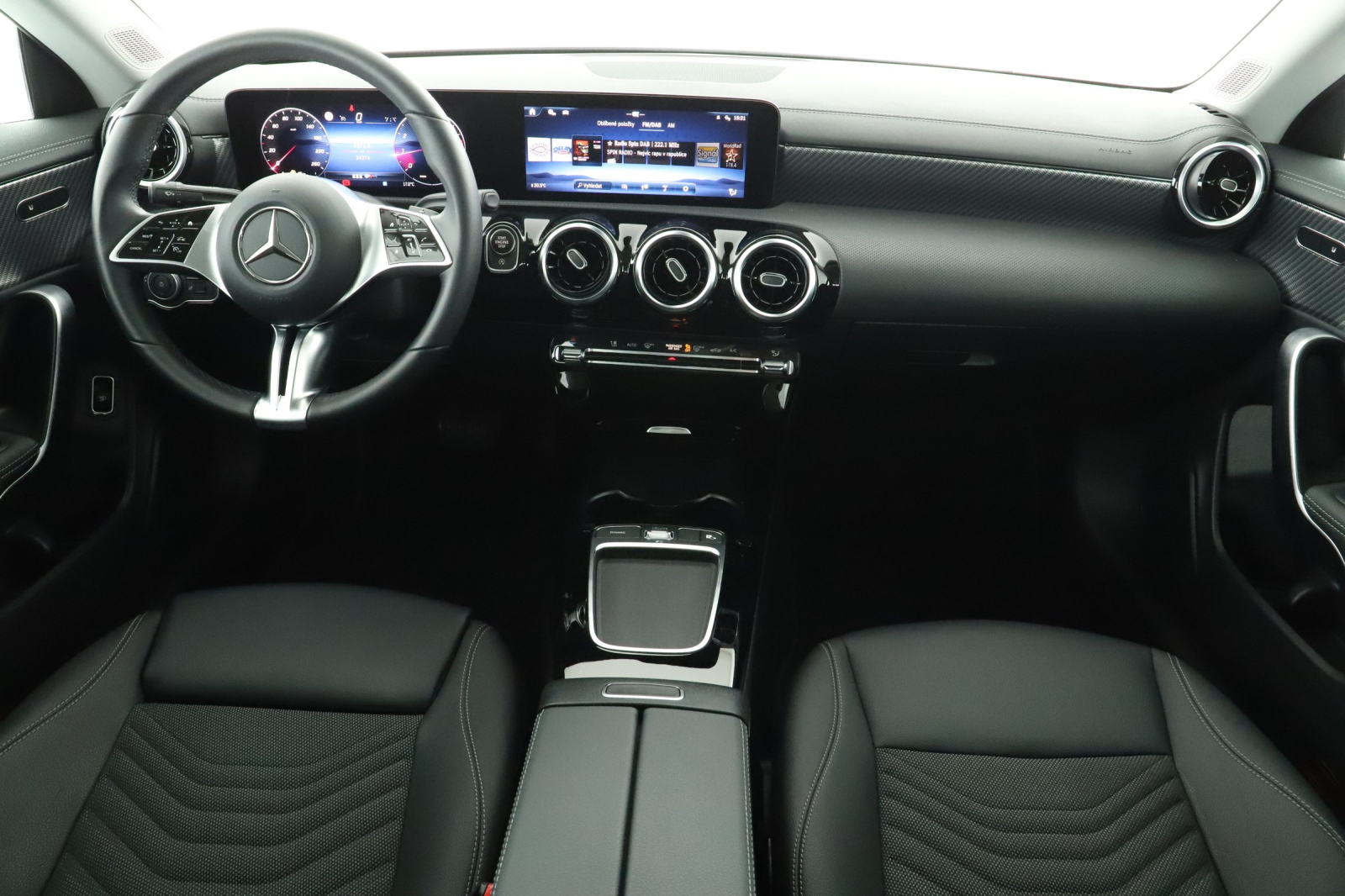 Mercedes-Benz CLA - 2024