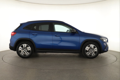 Mercedes-Benz GLA - 2024