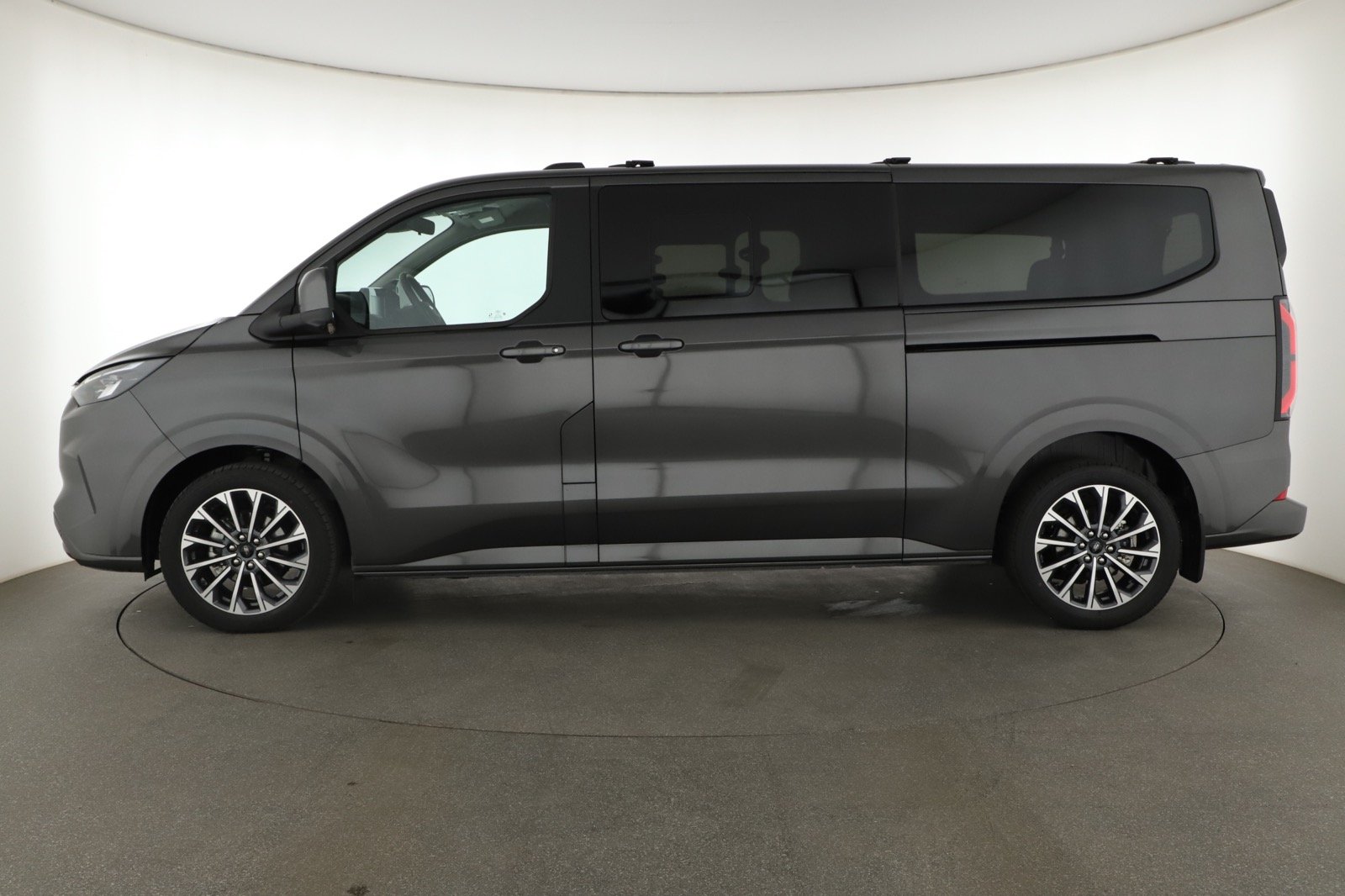 Ford Tourneo Custom - 2025