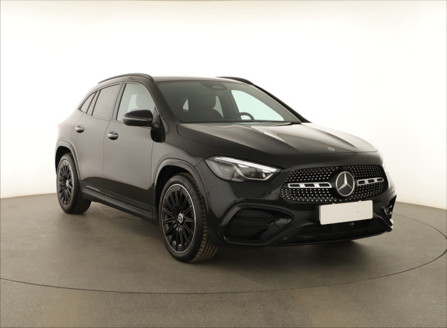 Mercedes-Benz GLA 2024
