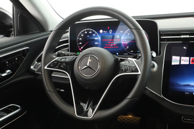 Mercedes-Benz E - 2024