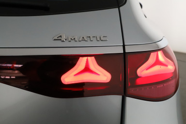 Mercedes-Benz E - 2024