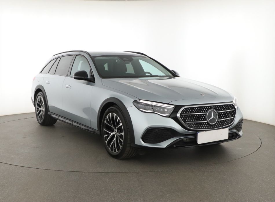 Mercedes-Benz E - 2024