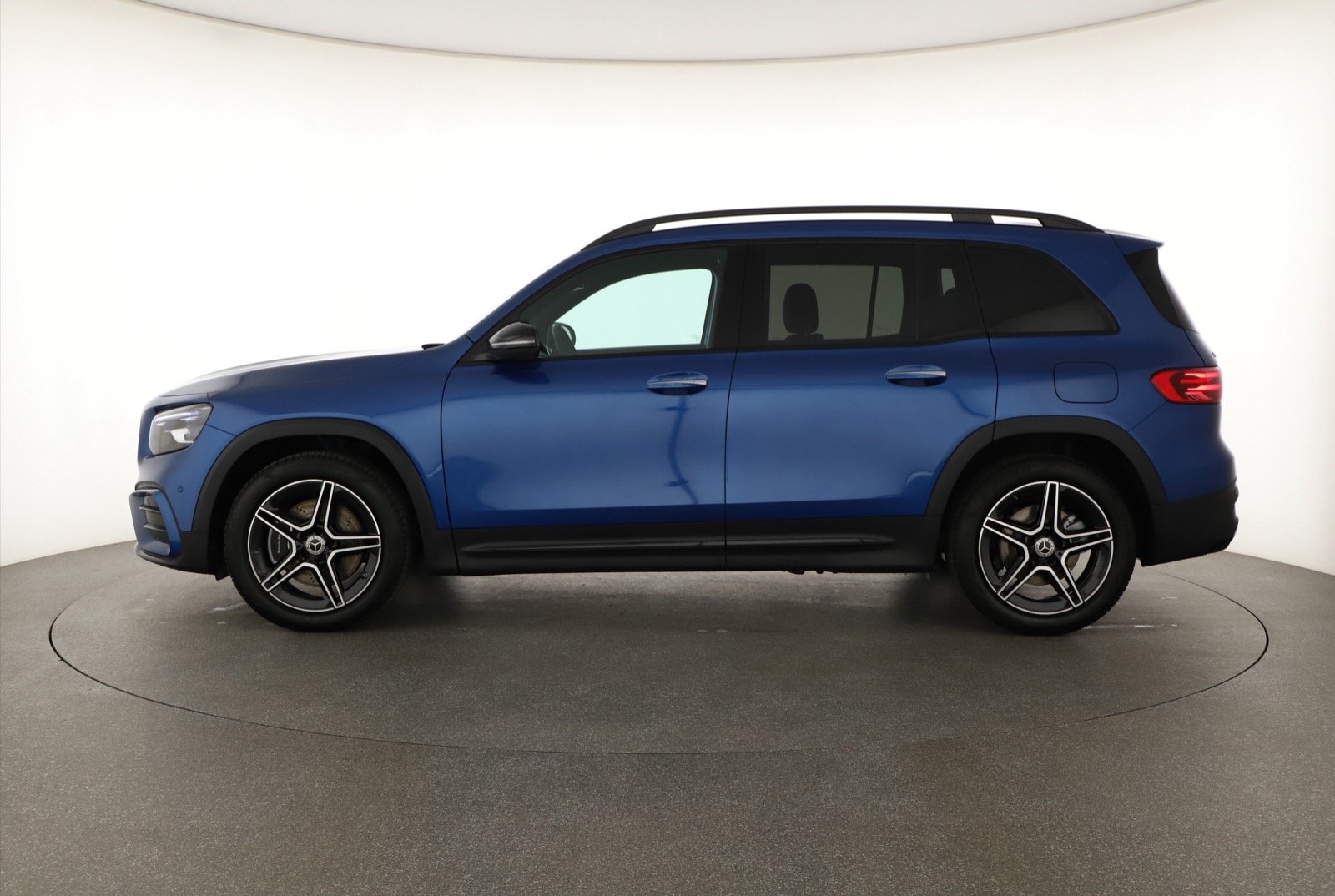 Mercedes-Benz GLB - 2024
