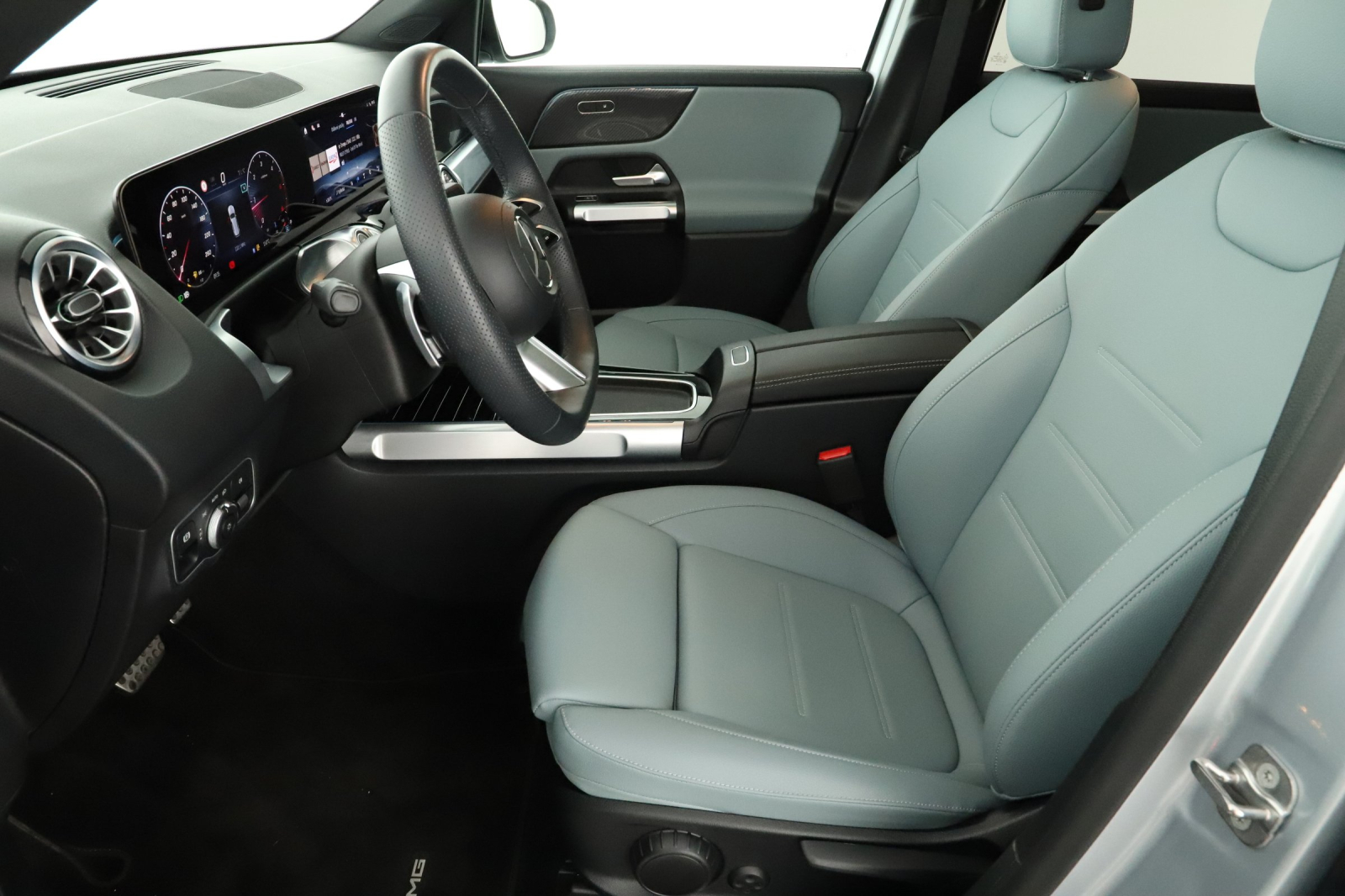 Mercedes-Benz GLB - 2024