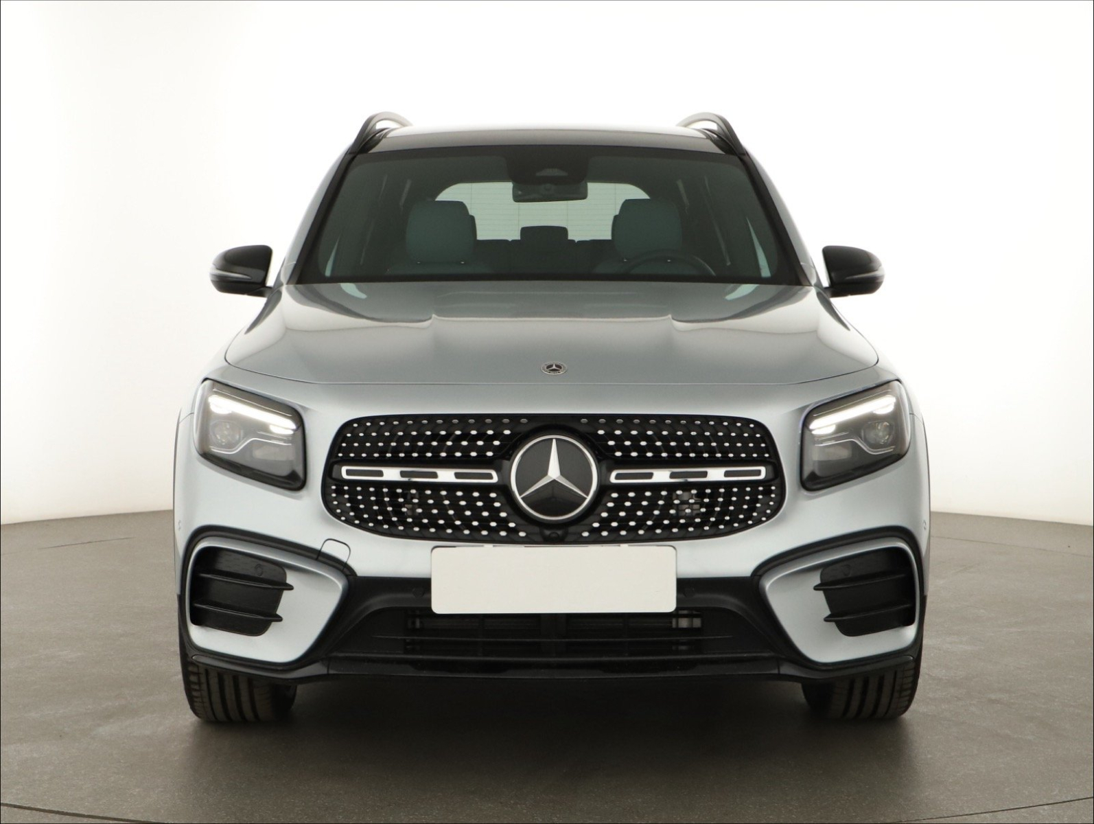 Mercedes-Benz GLB - 2024