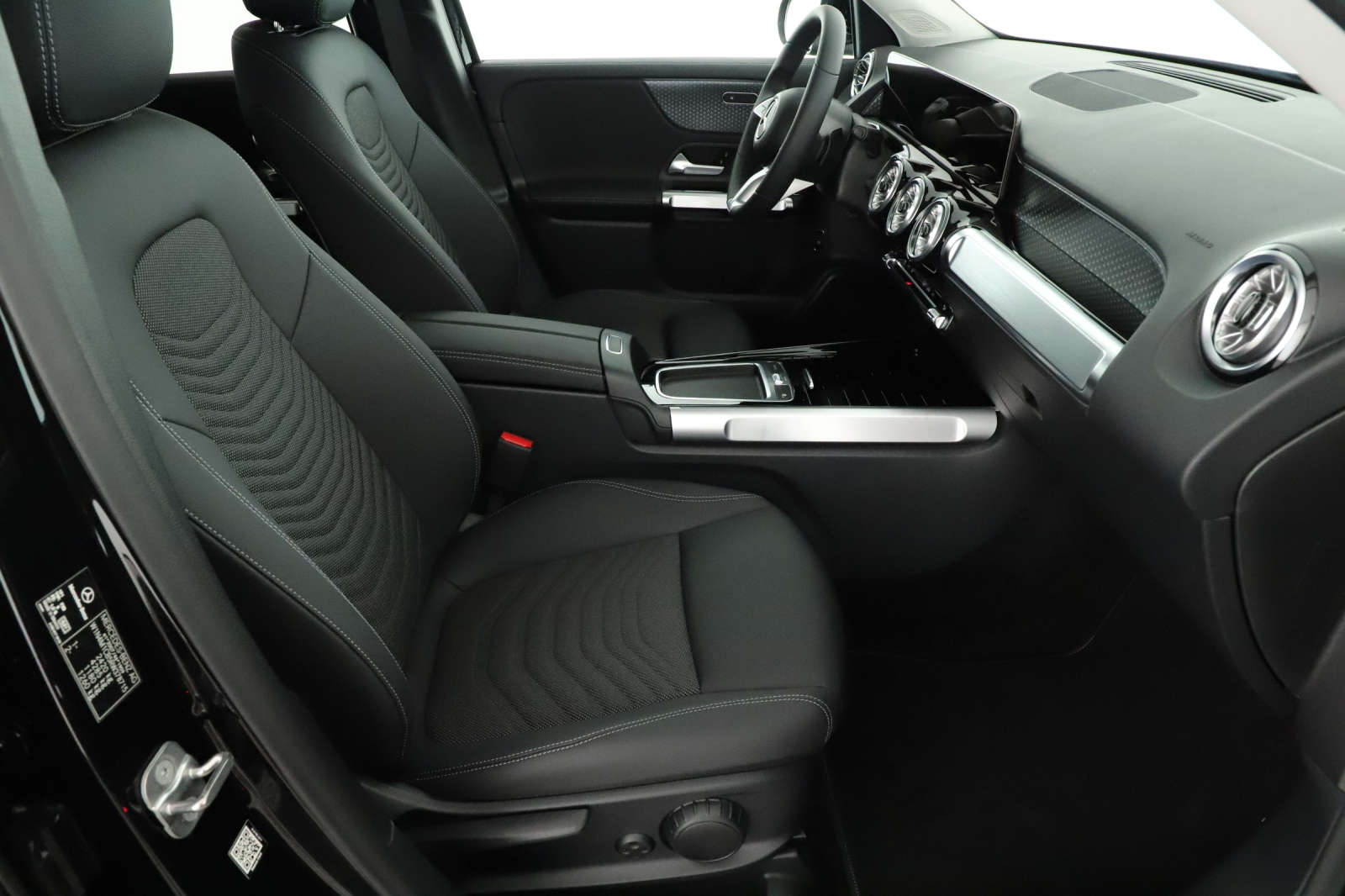 Mercedes-Benz GLB - 2024