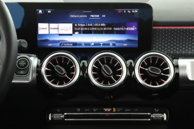 Mercedes-Benz GLB - 2024