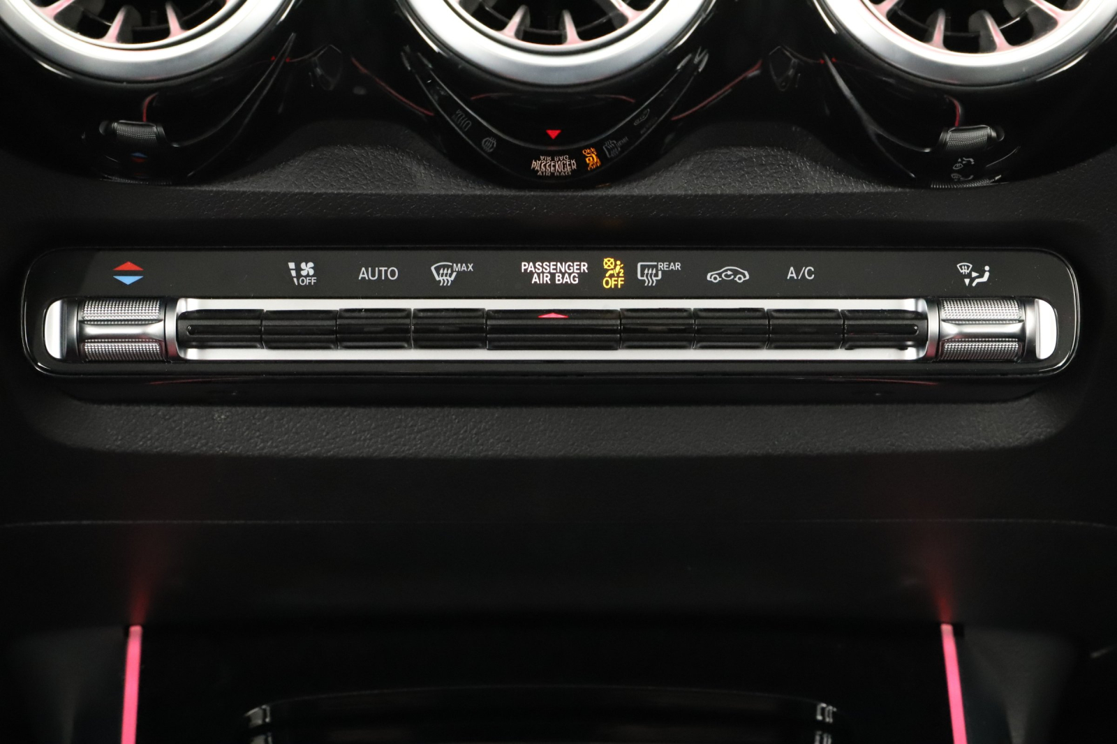 Mercedes-Benz GLB - 2024