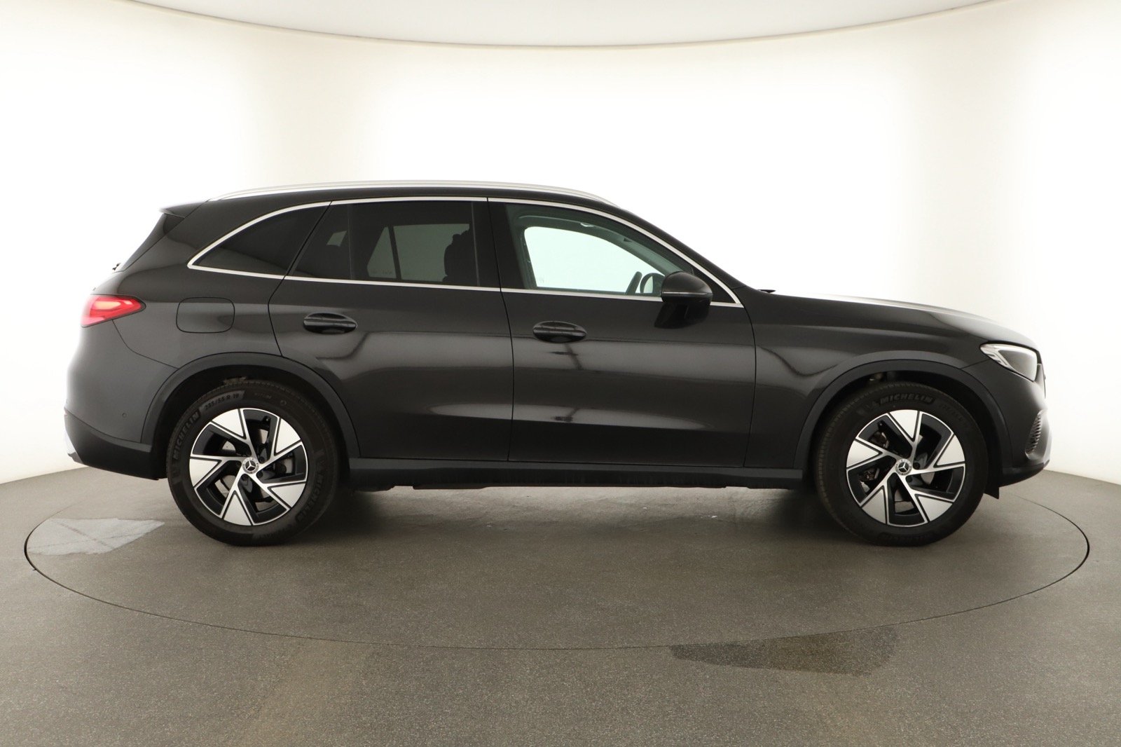 Mercedes-Benz GLC - 2024