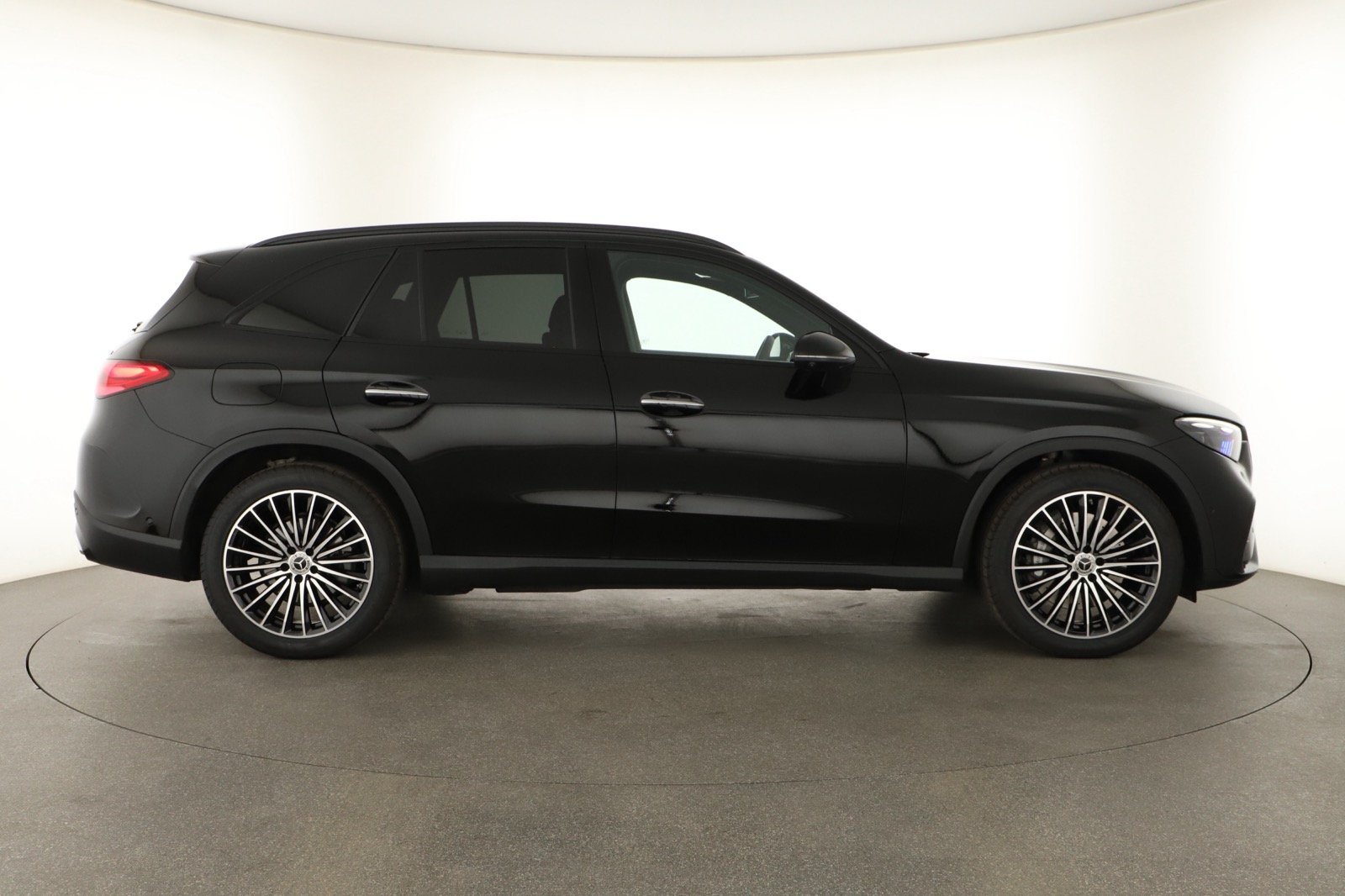 Mercedes-Benz GLC - 2024