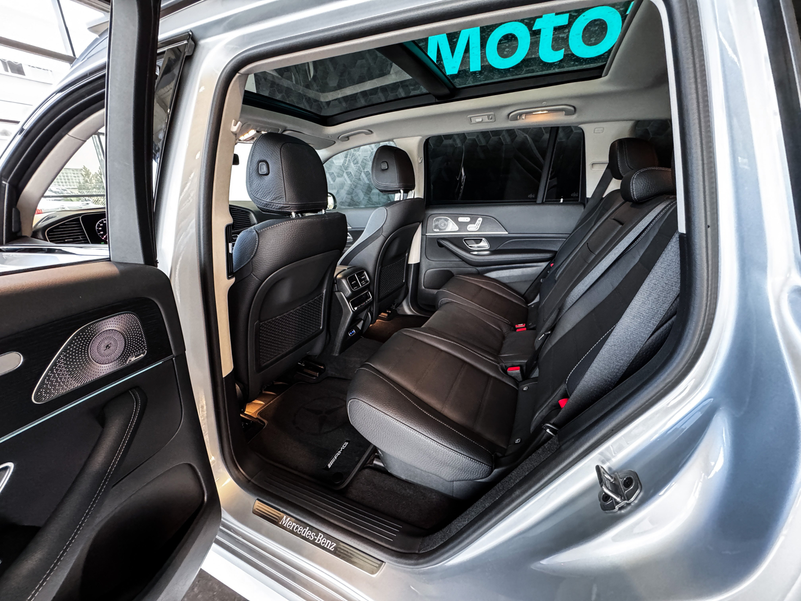 Mercedes-Benz GLS - 2024