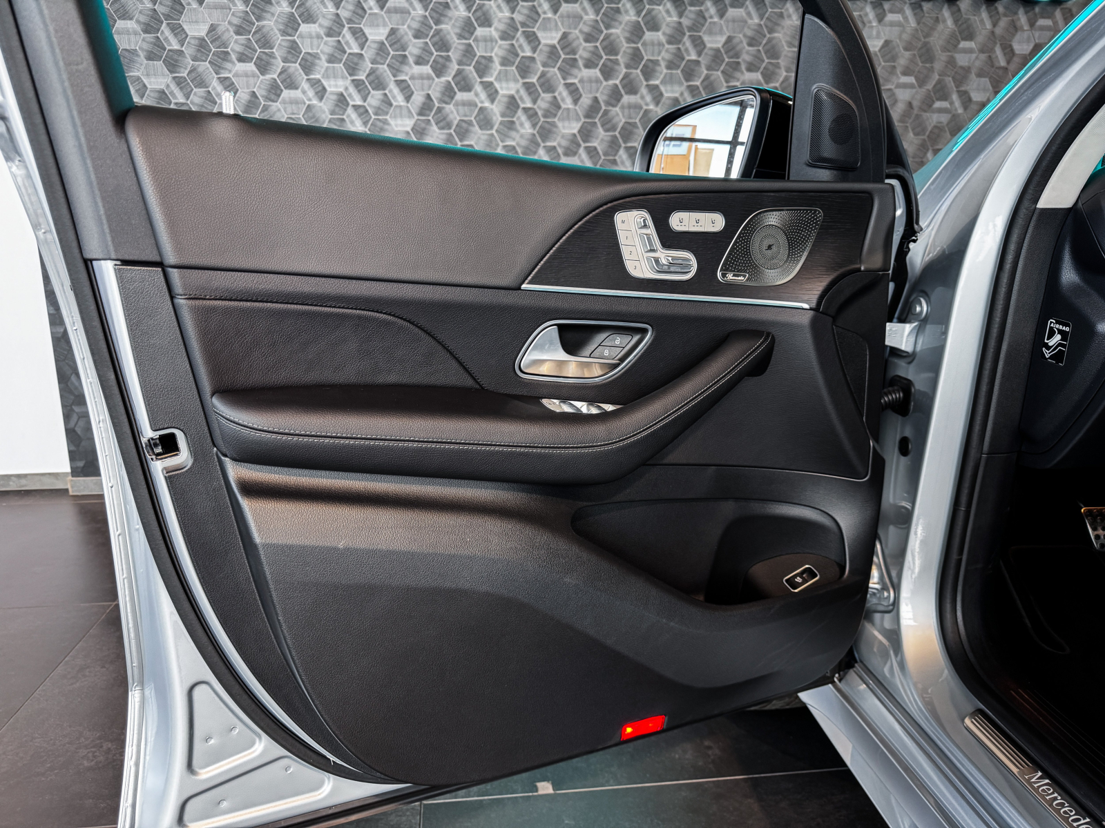 Mercedes-Benz GLS - 2024