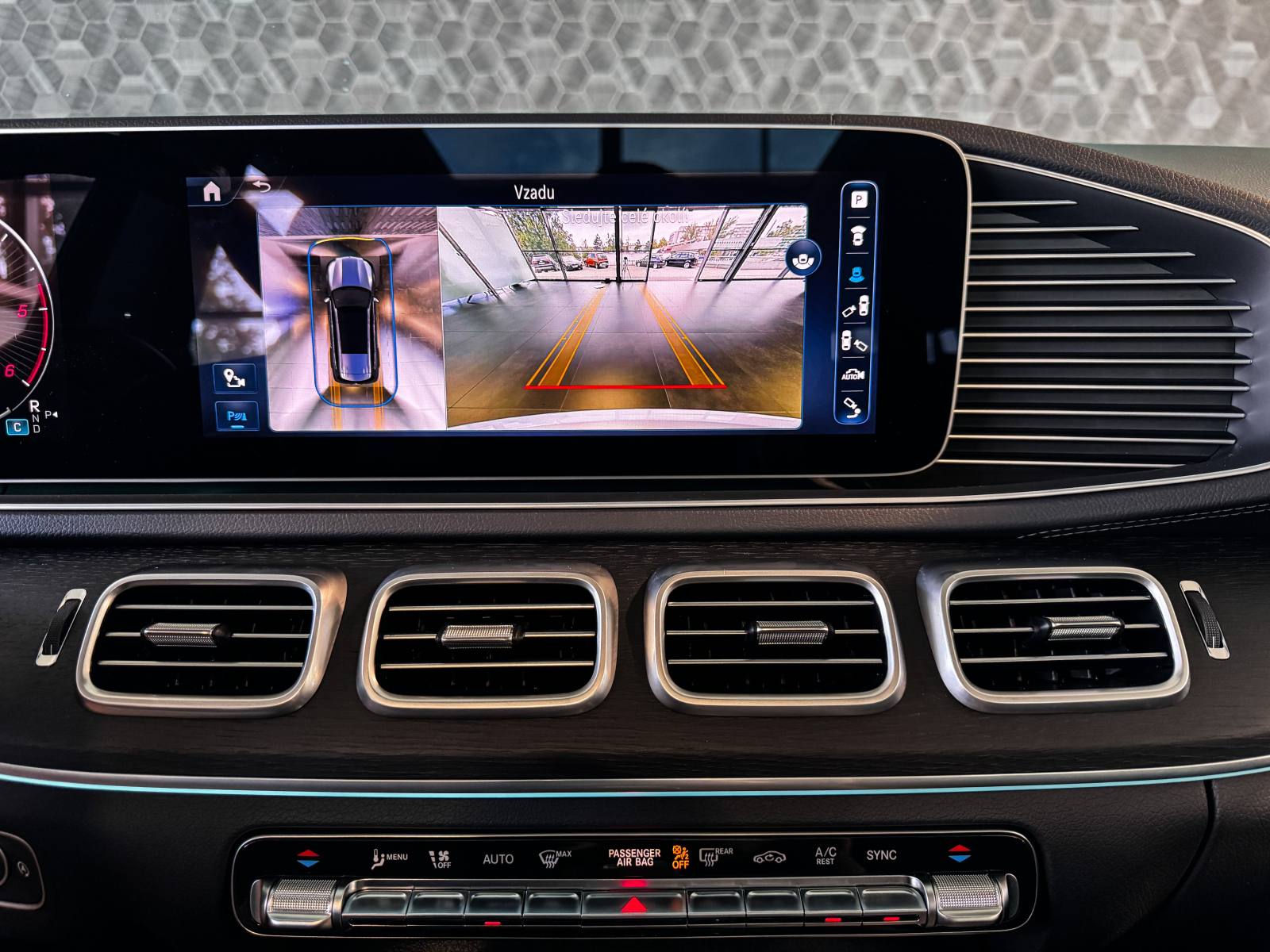 Mercedes-Benz GLS - 2024