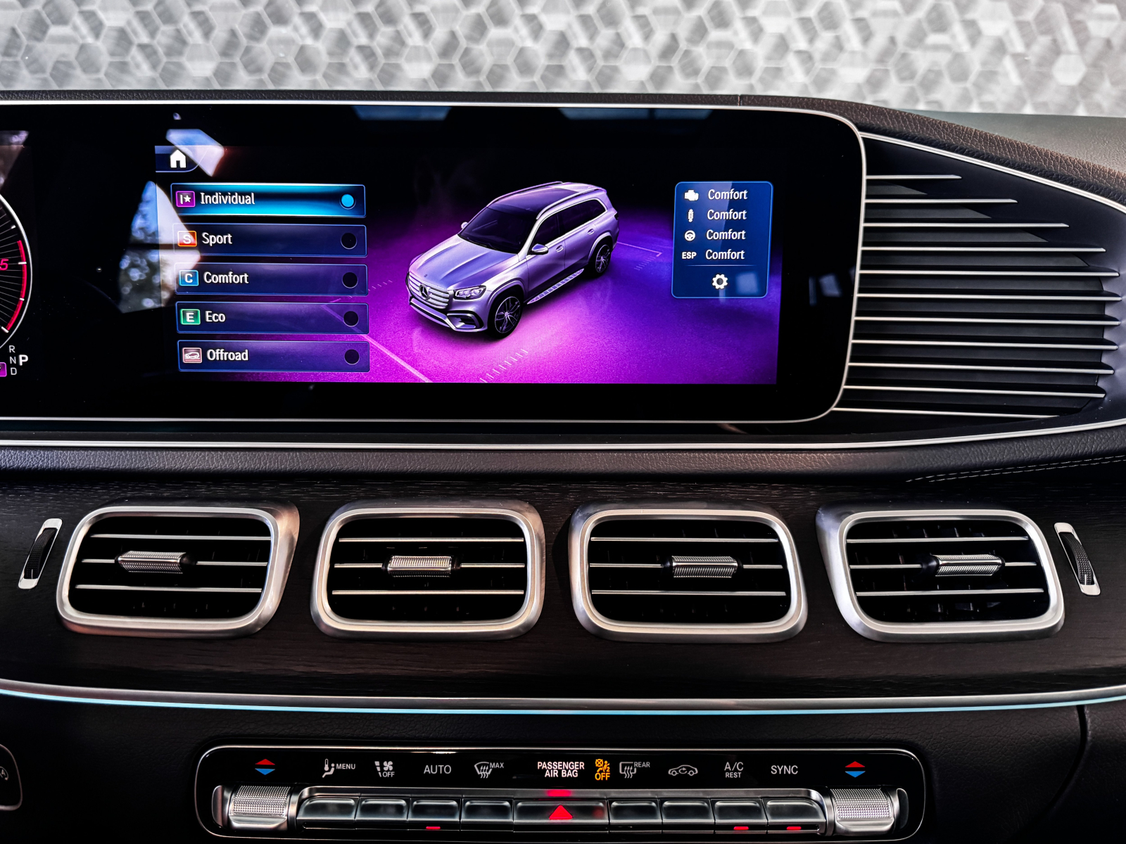 Mercedes-Benz GLS - 2024