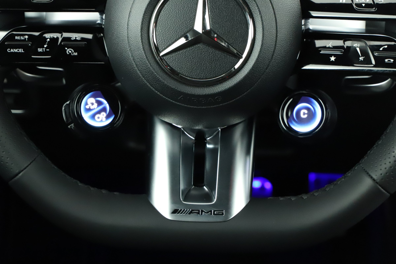 Mercedes-Benz GLB - 2024