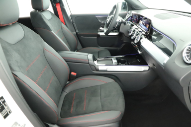Mercedes-Benz GLB - 2024