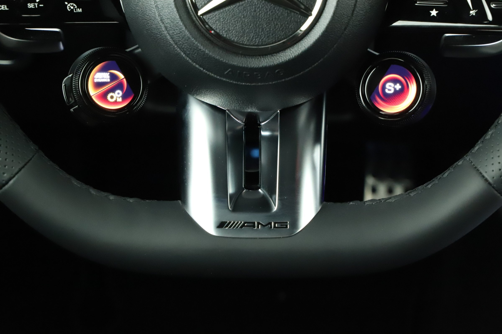 Mercedes-Benz GLB - 2024
