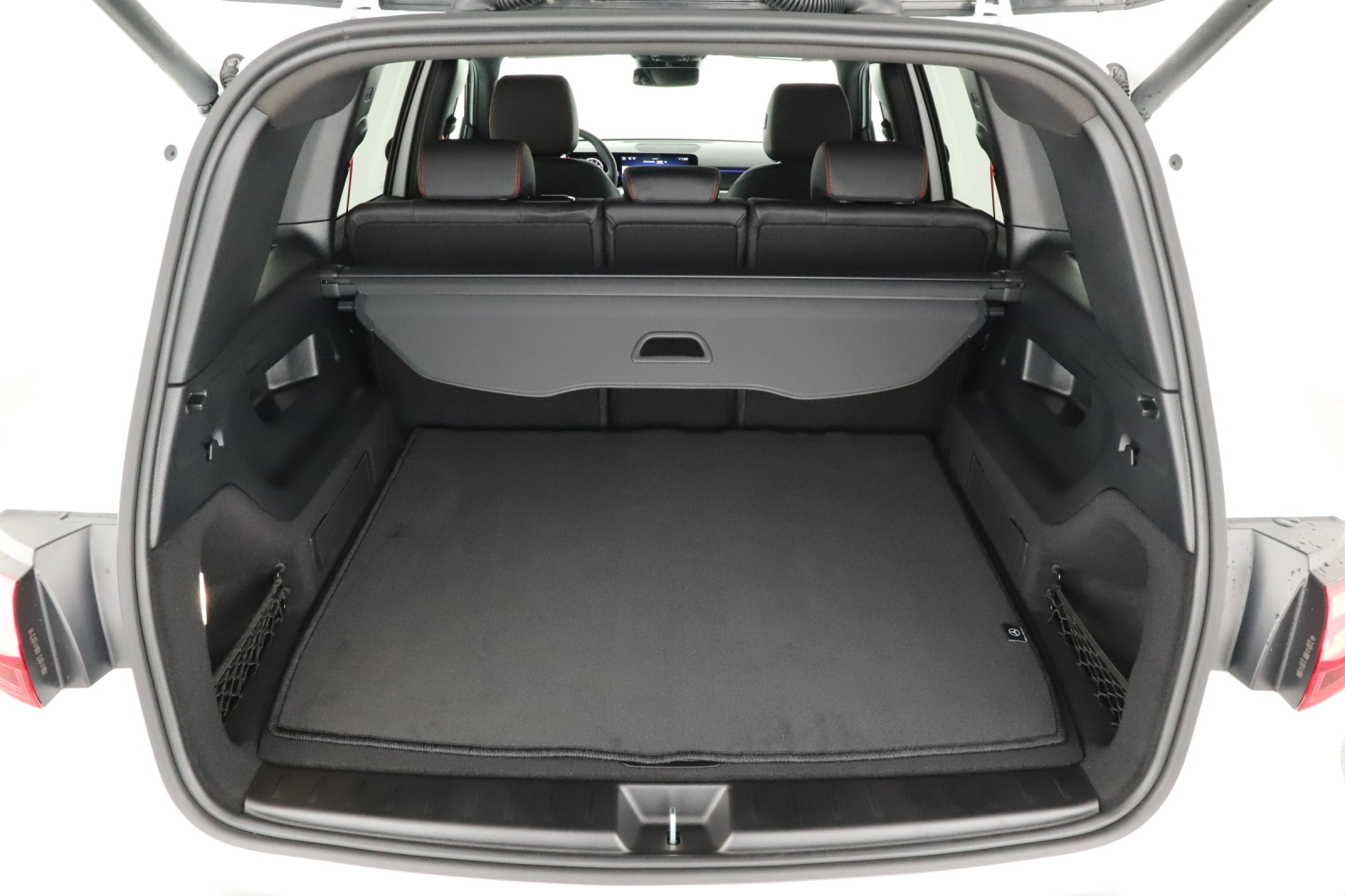 Mercedes-Benz GLB - 2024