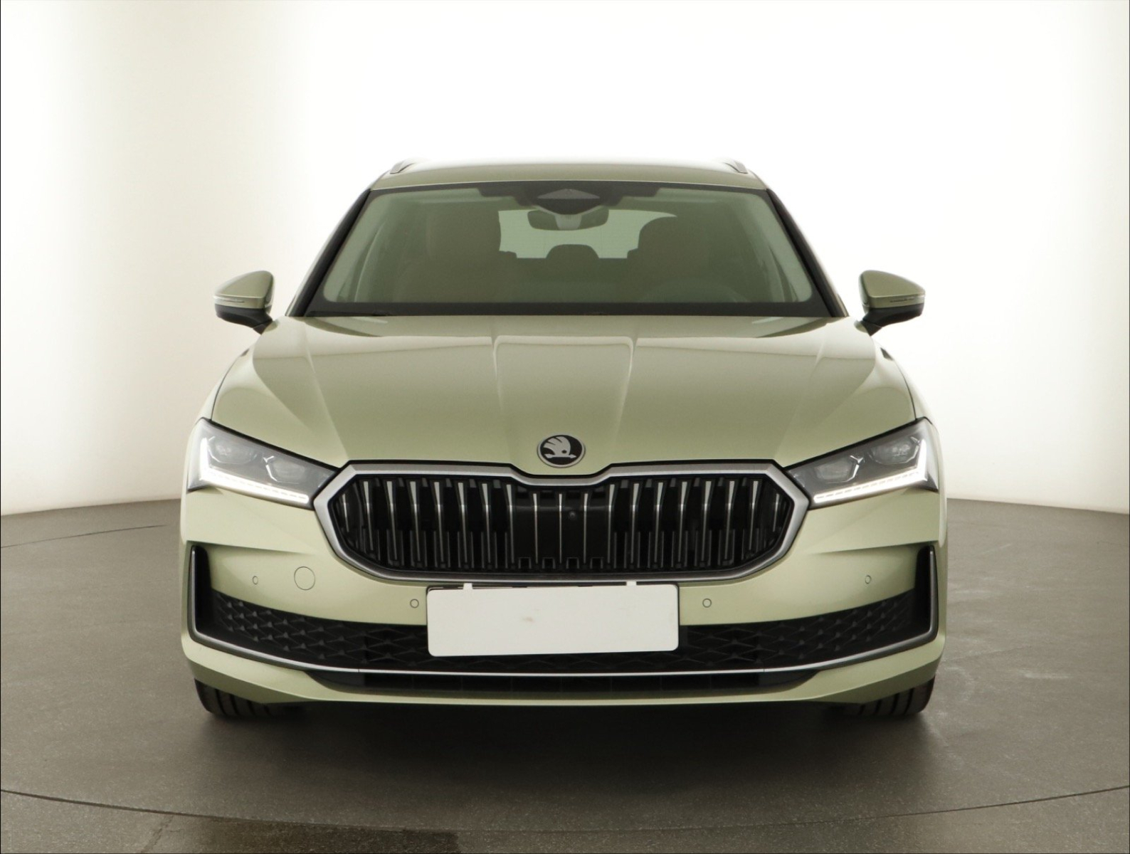 Škoda Superb - 2024
