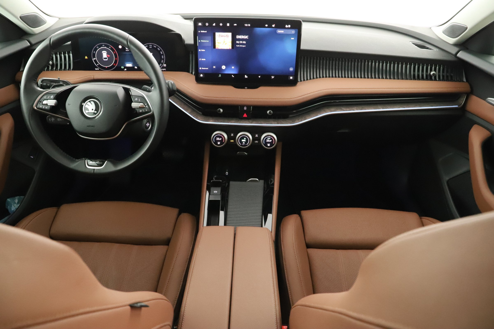 Škoda Superb - 2024