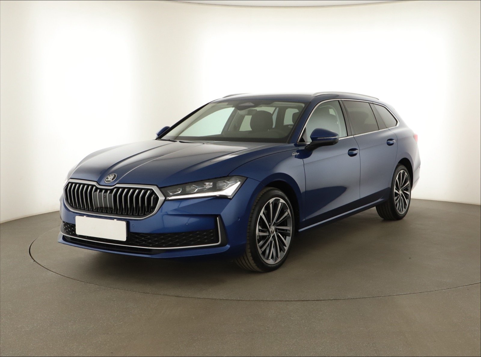 Škoda Superb - 2025