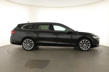 Škoda Superb - 2024