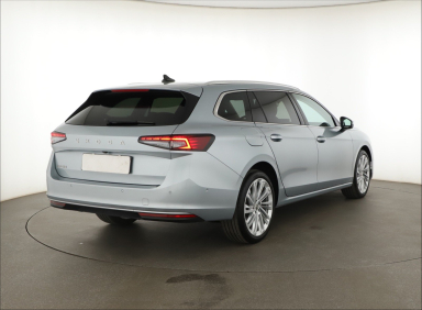 Škoda Superb - 2025