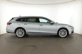 Škoda Superb - 2025