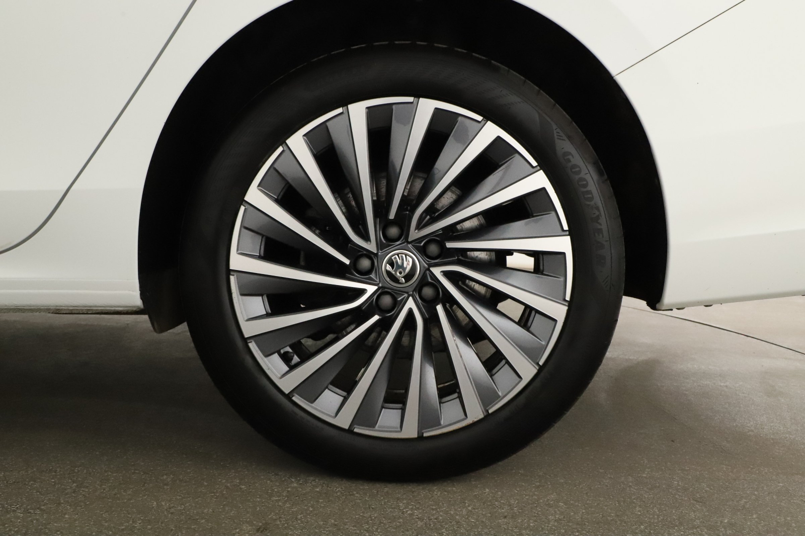 Škoda Superb - 2025