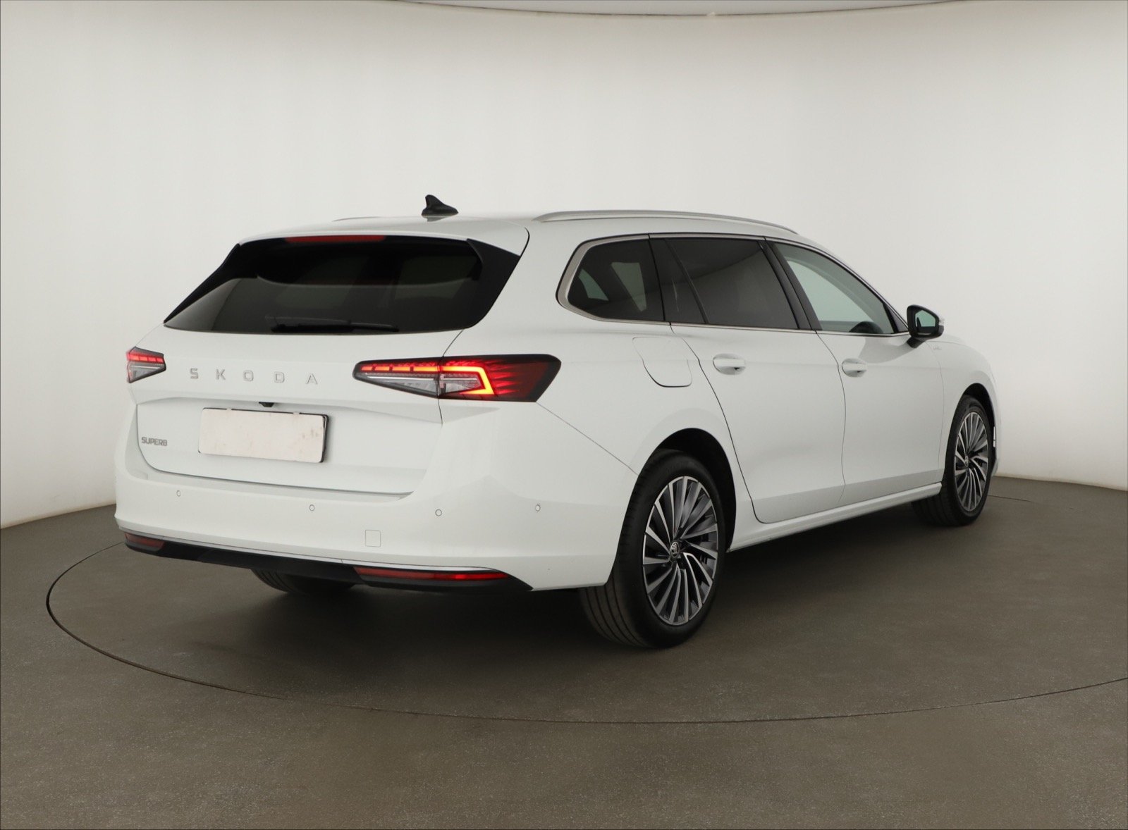 Škoda Superb - 2025