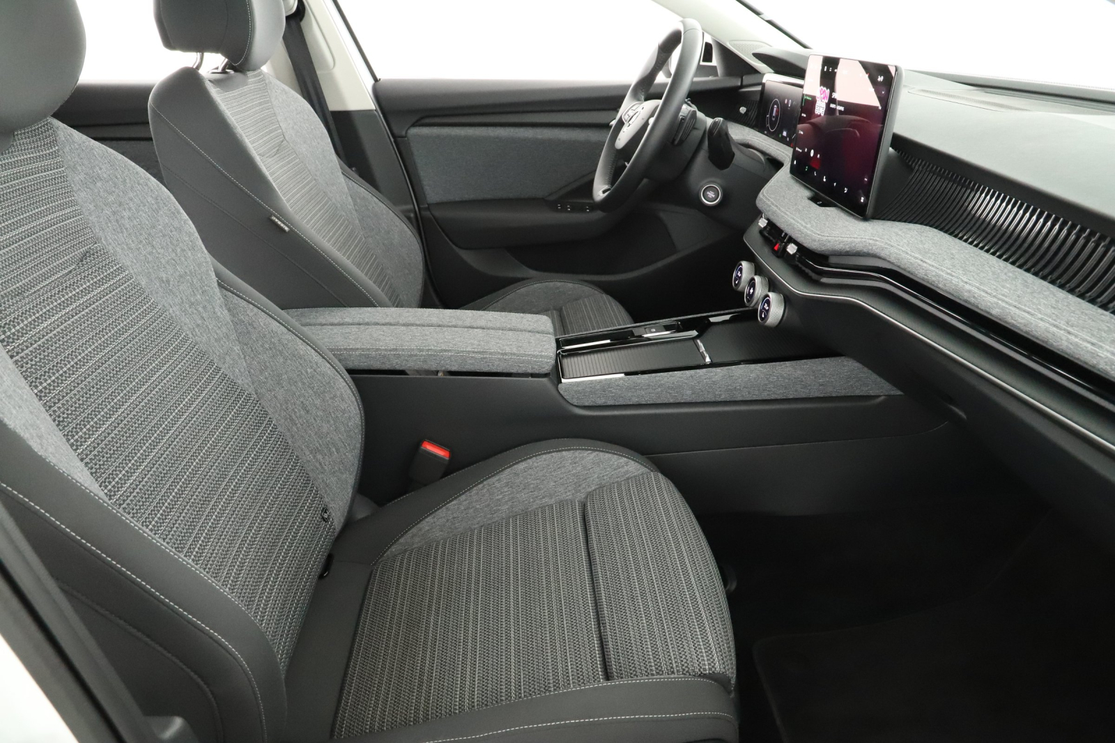 Škoda Superb - 2024