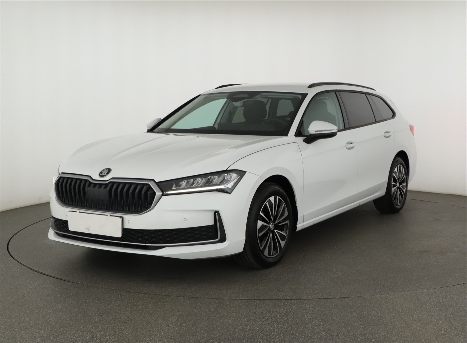 Škoda Superb - 2024