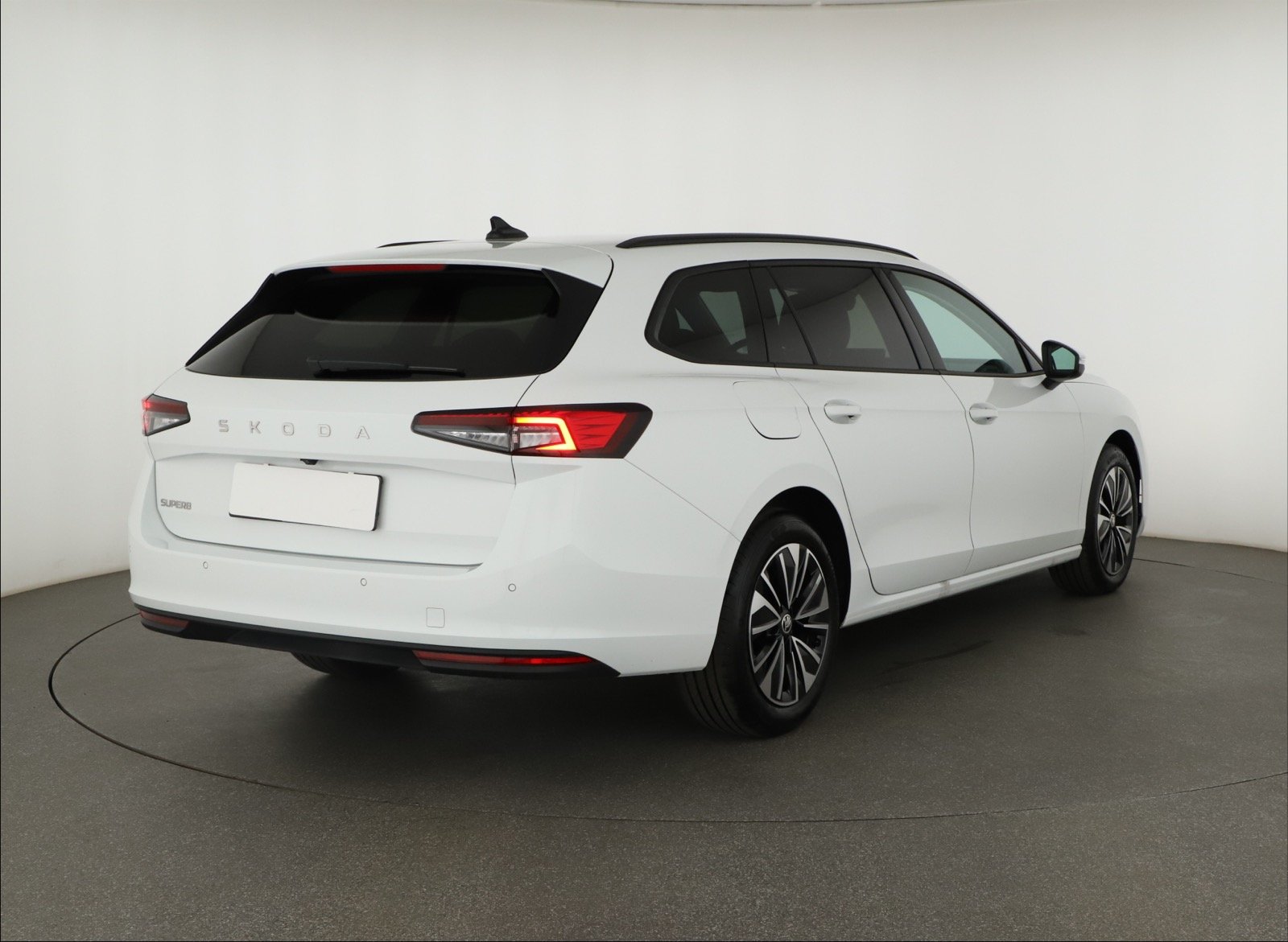 Škoda Superb - 2024