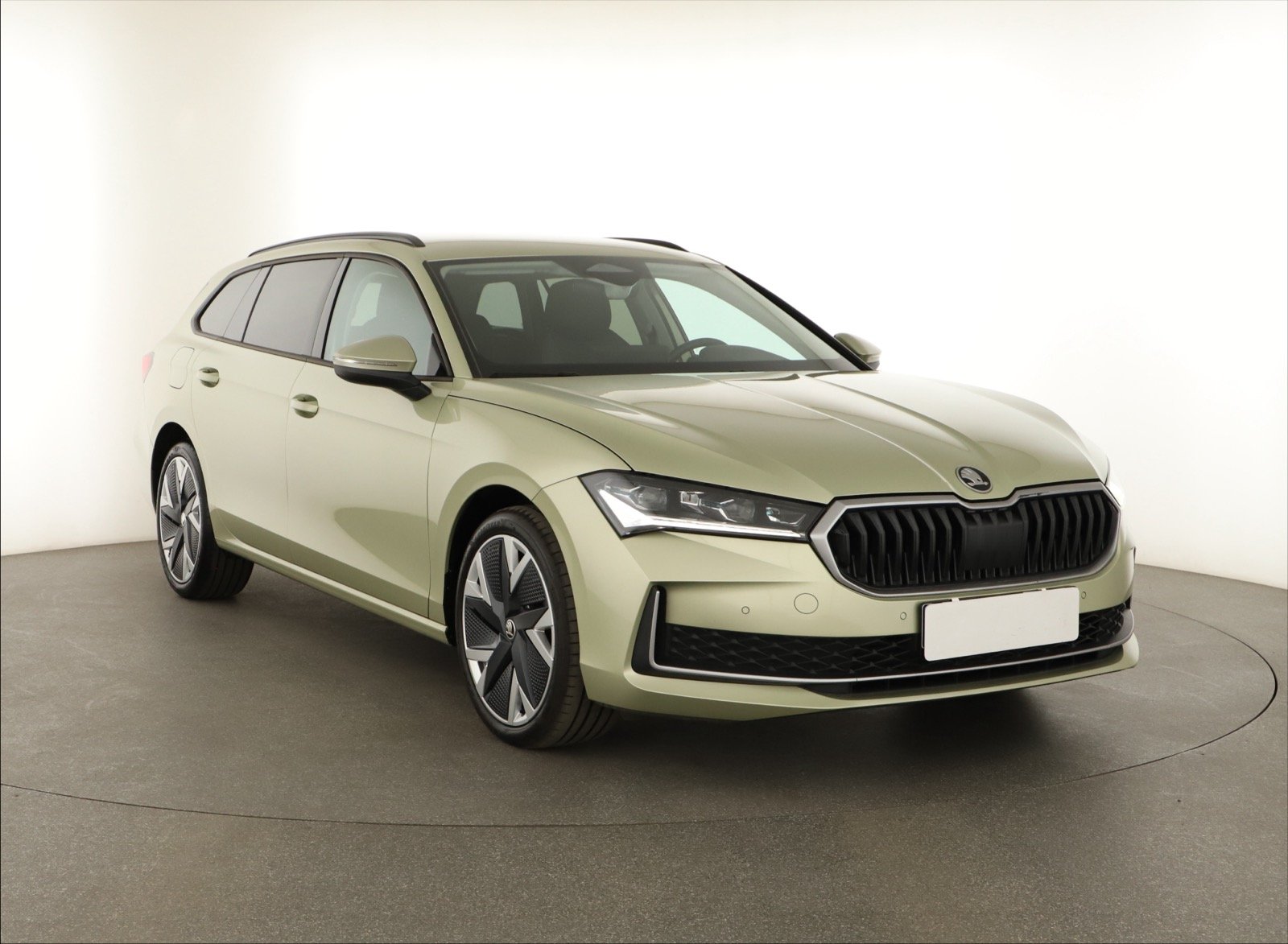 Škoda Superb - 2024