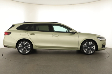 Škoda Superb - 2024