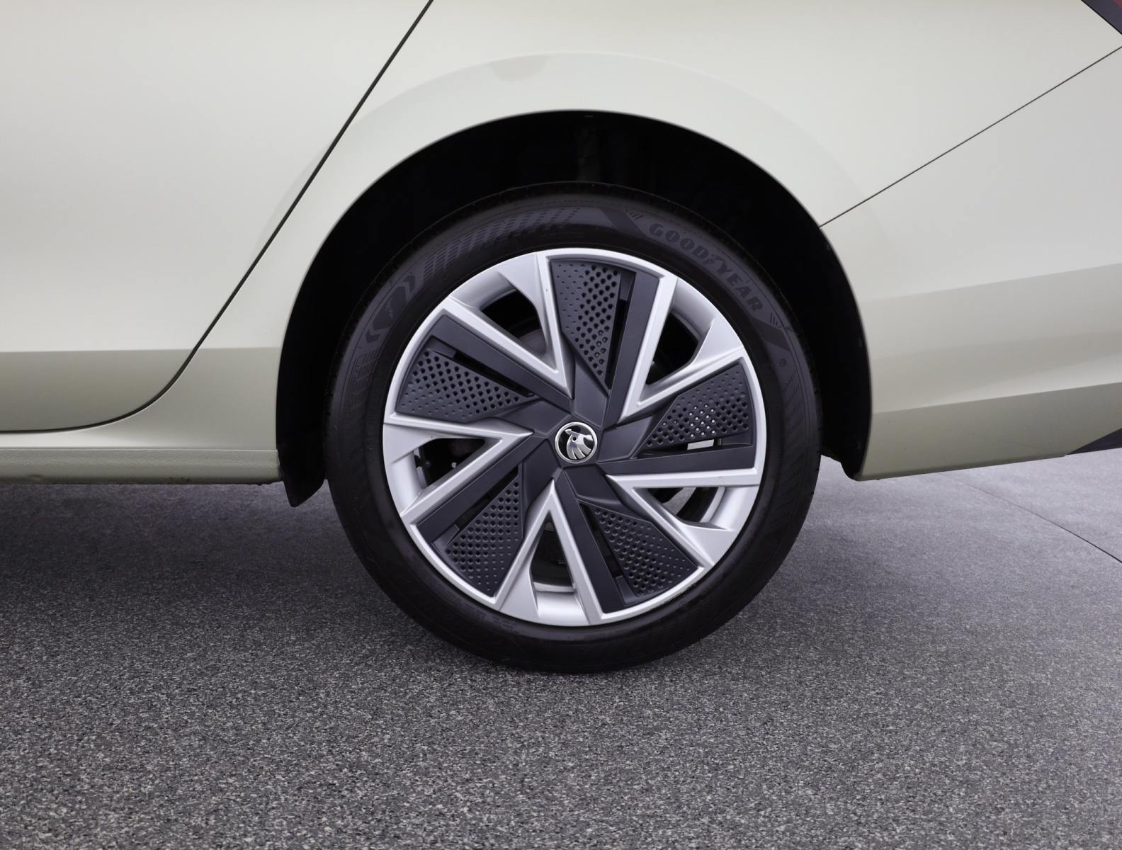 Škoda Superb - 2024