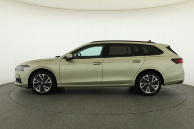 Škoda Superb - 2024