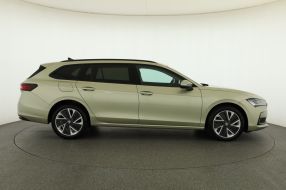 Škoda Superb - 2024