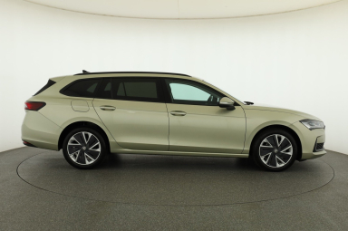 Škoda Superb - 2024