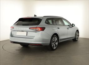 Škoda Superb - 2024