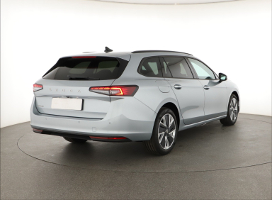 Škoda Superb - 2024