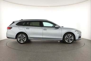Škoda Superb - 2024